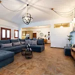 Sun Smiles In Naousa, Paros * 纳乌萨
