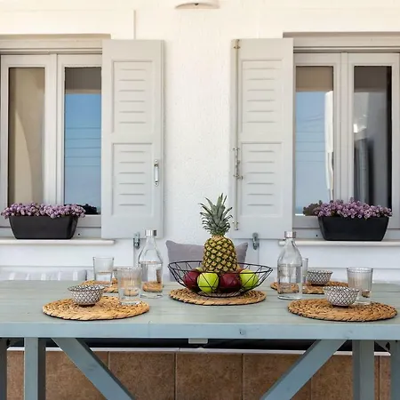 Tatil Evi Sun Smiles In Naousa, Paros