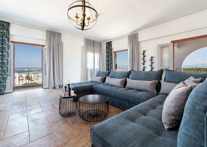 Sun Smiles In Naousa, Paros Naousa (Paros)