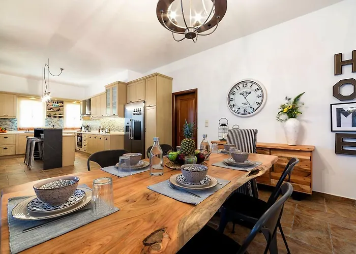 Sun Smiles In Naousa, Paros * Naousa (Paros)